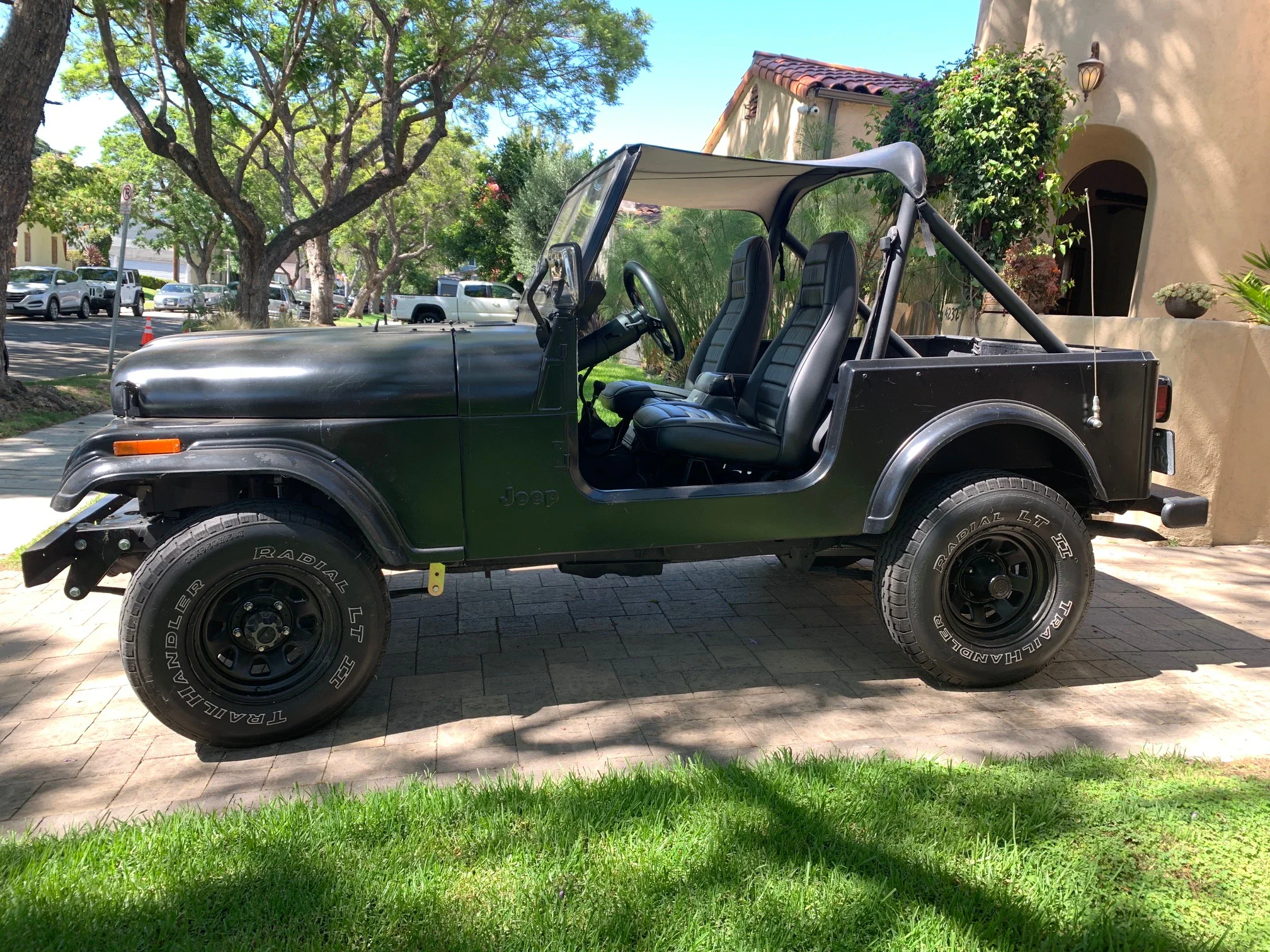 Jeep-Cj-7-1984-Black-Black