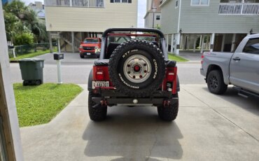 Jeep-Cj-7-1984-Red-Black-4