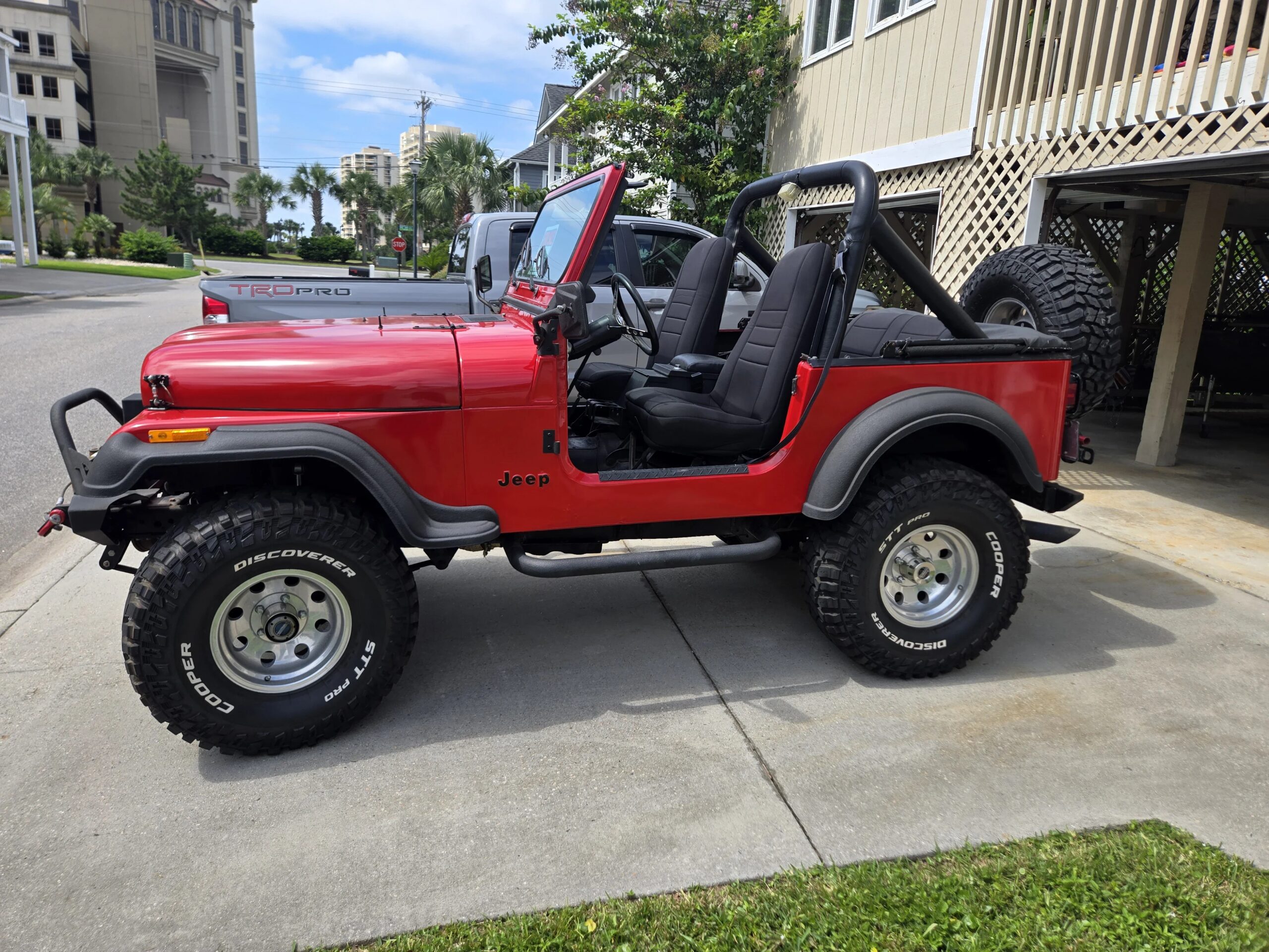 Jeep-Cj-7-1984-Red-Black