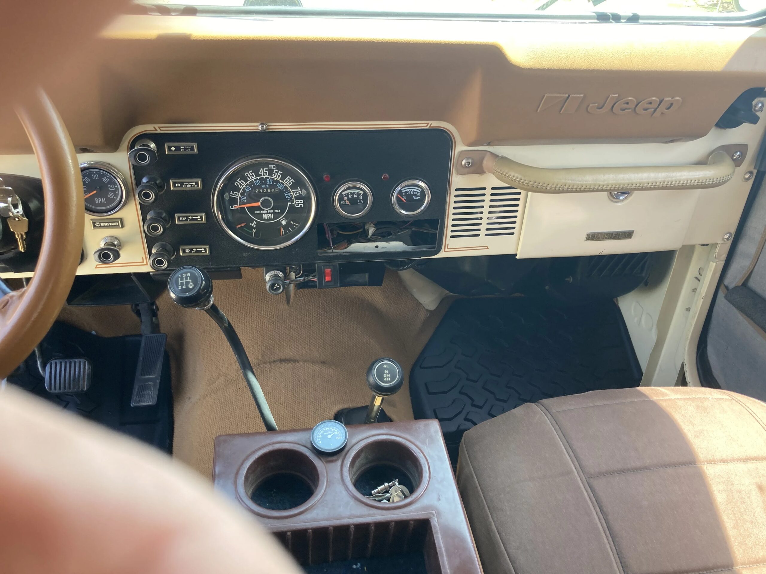 Jeep-Cj-7-1986-Tan-Tan-24