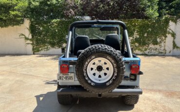 Jeep-Cj-7-renegade-1986-Blue-Black-3