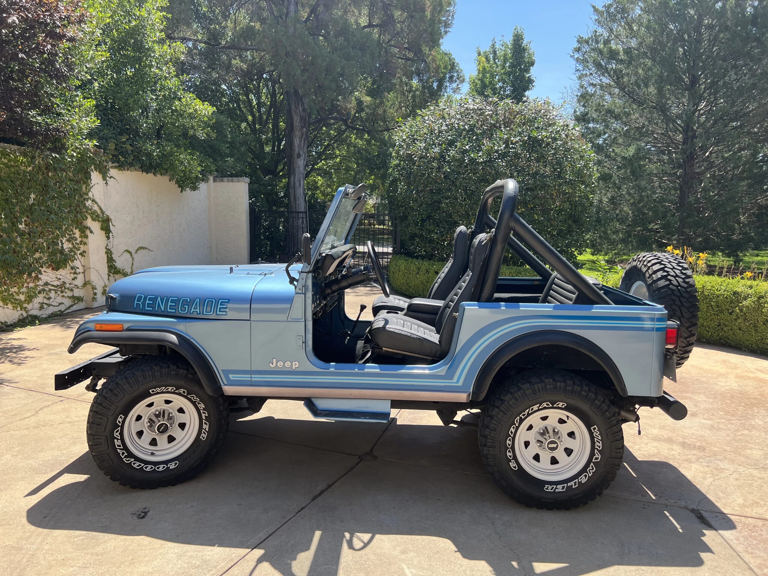 Jeep-Cj-7-renegade-1986-Blue-Black-4