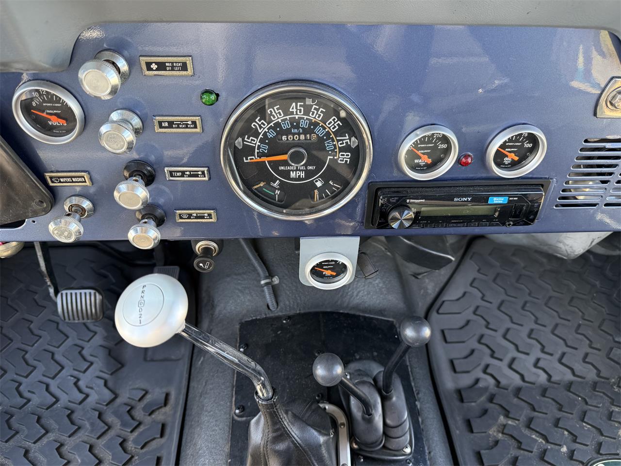 Jeep-Cj8-scrambler-1985-Blue-Black-10