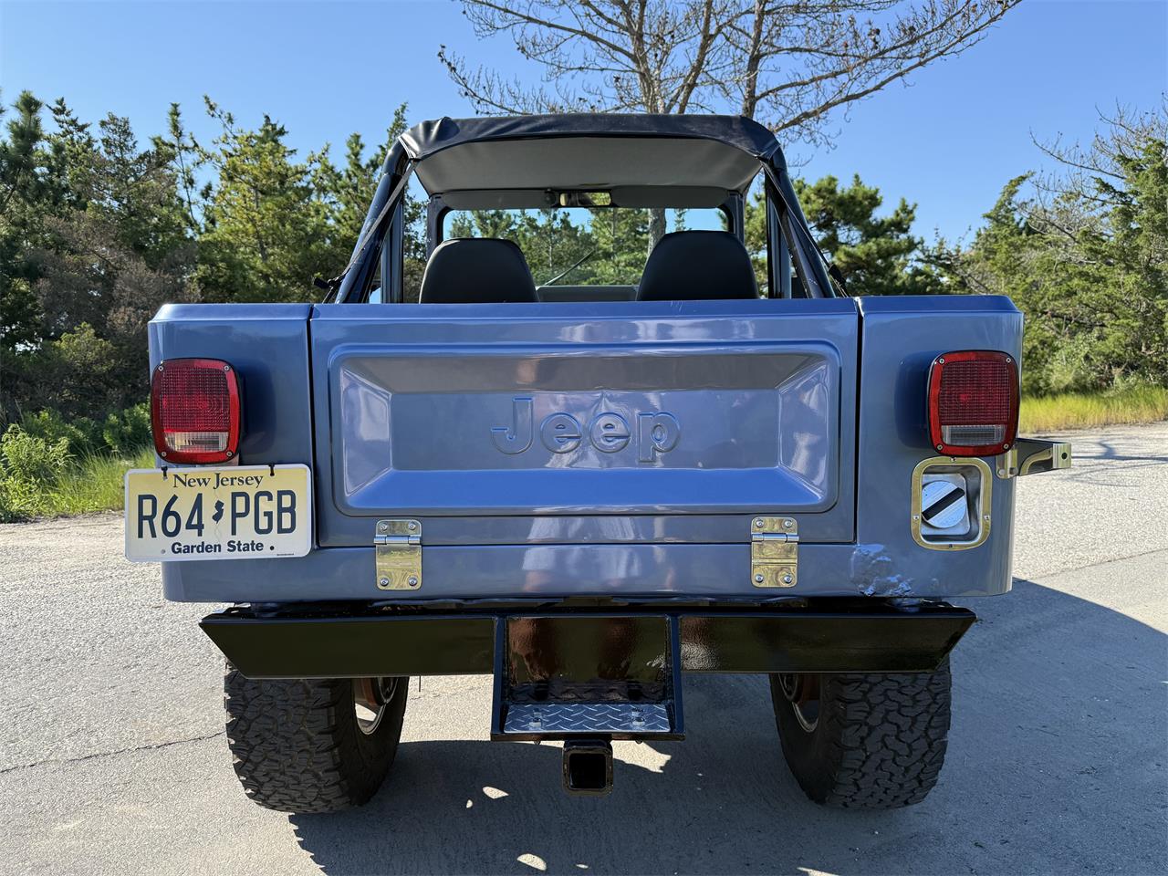 Jeep-Cj8-scrambler-1985-Blue-Black