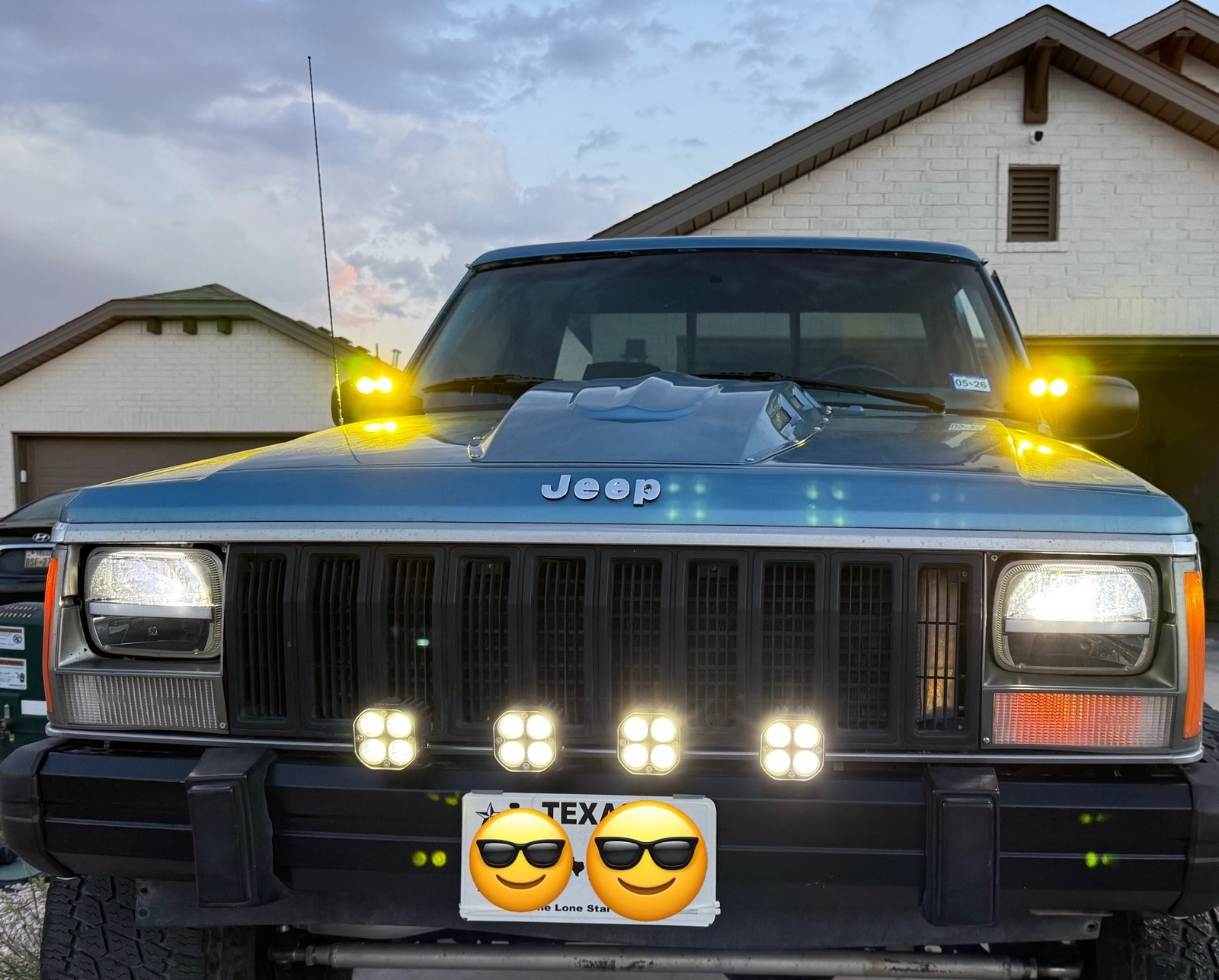Jeep-Comanche-1987-13
