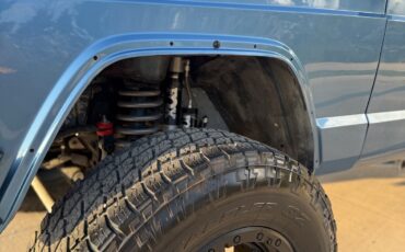 Jeep-Comanche-1987-2
