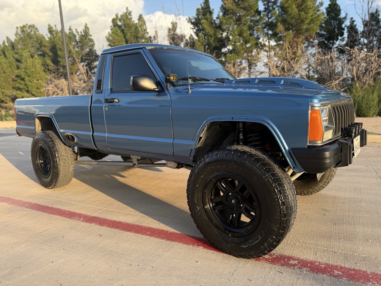 Jeep-Comanche-1987-5