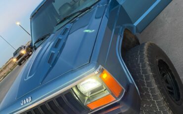 Jeep-Comanche-1987-8
