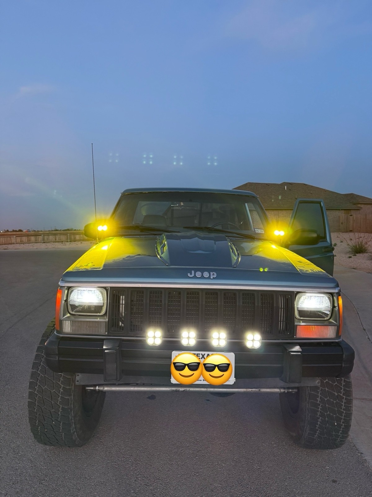 Jeep-Comanche-1987-9