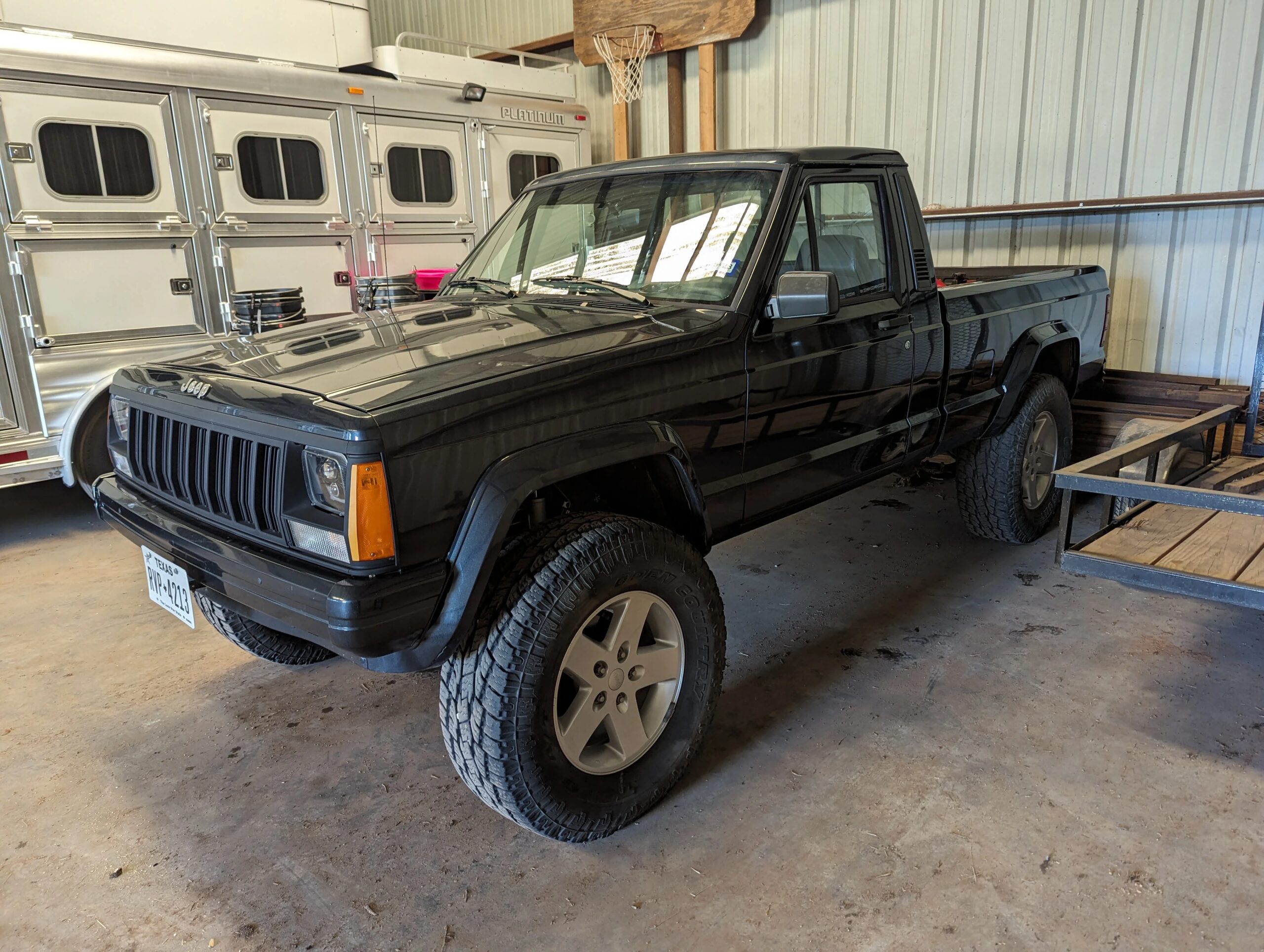 Jeep-Comanche-2wd-pioneer-1988-Blue-4