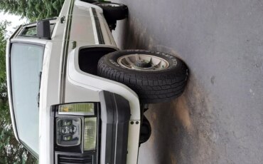 Jeep-Comanche-4x4-pioneer-long-bed-1989-White-Gray-2