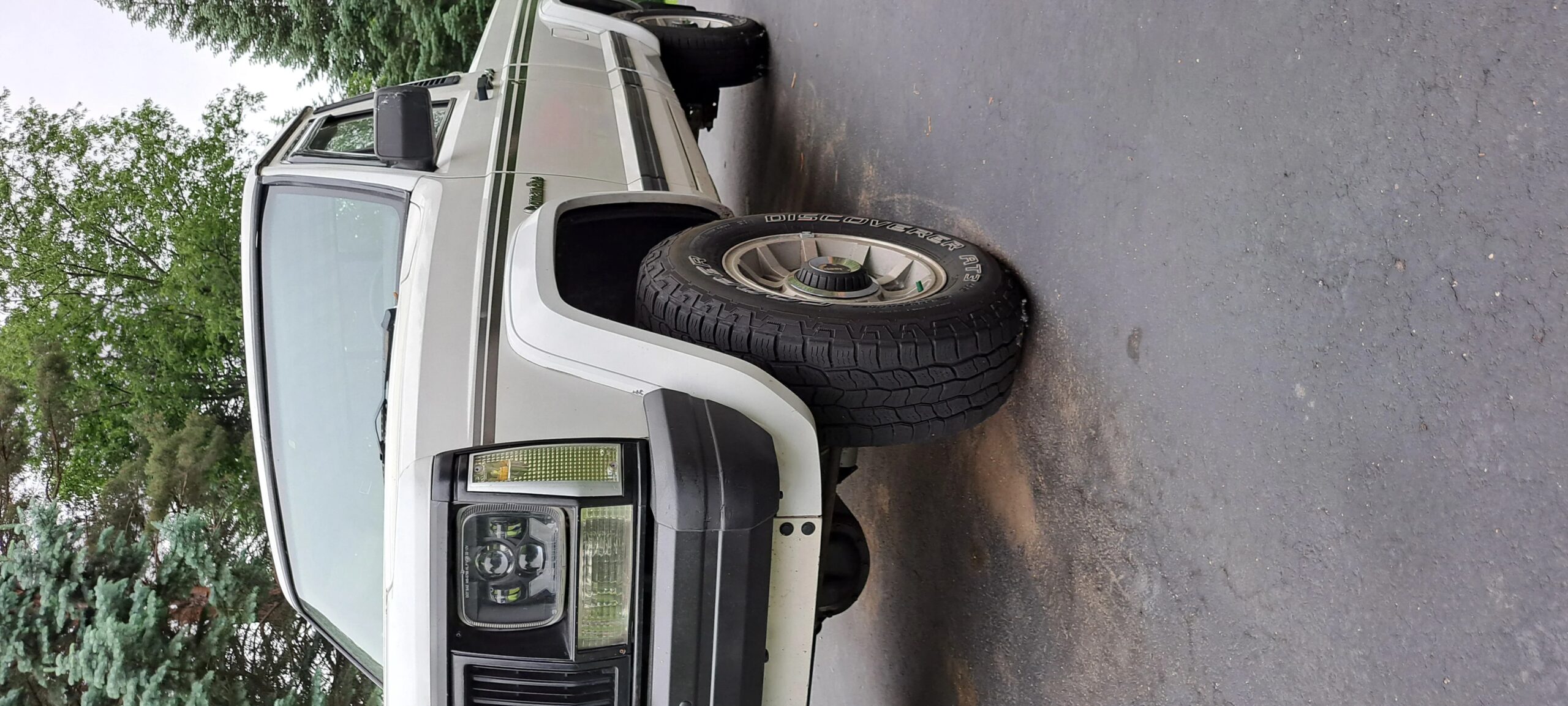 Jeep-Comanche-4x4-pioneer-long-bed-1989-White-Gray-2