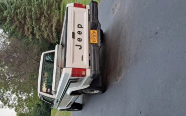Jeep-Comanche-4x4-pioneer-long-bed-1989-White-Gray