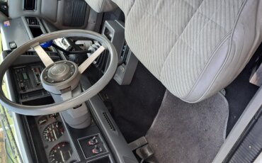 Jeep-Comanche-4x4-pioneer-long-bed-1989-White-Gray-5