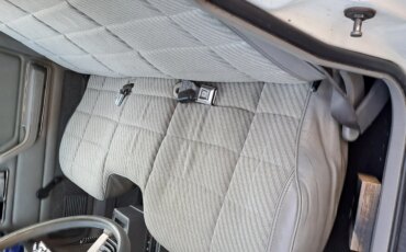 Jeep-Comanche-4x4-pioneer-long-bed-1989-White-Gray-6