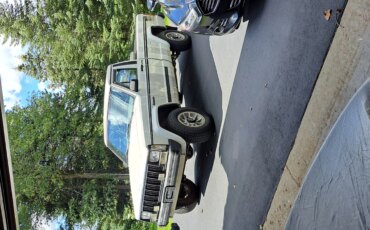 Jeep-Comanche-4x4-pioneer-long-bed-1989-White-Gray-8