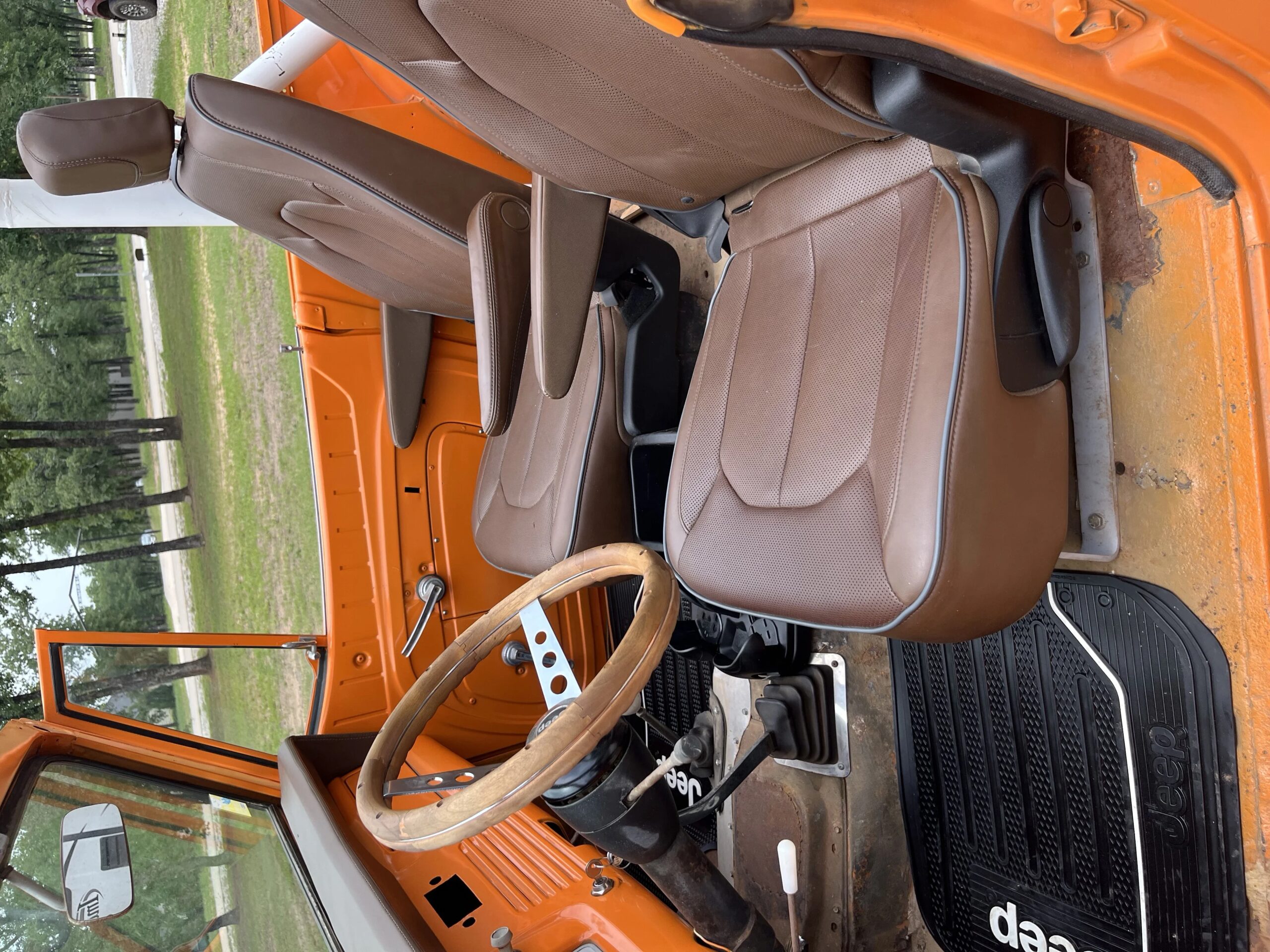 Jeep-Commando-1971-Orange-Orange-4