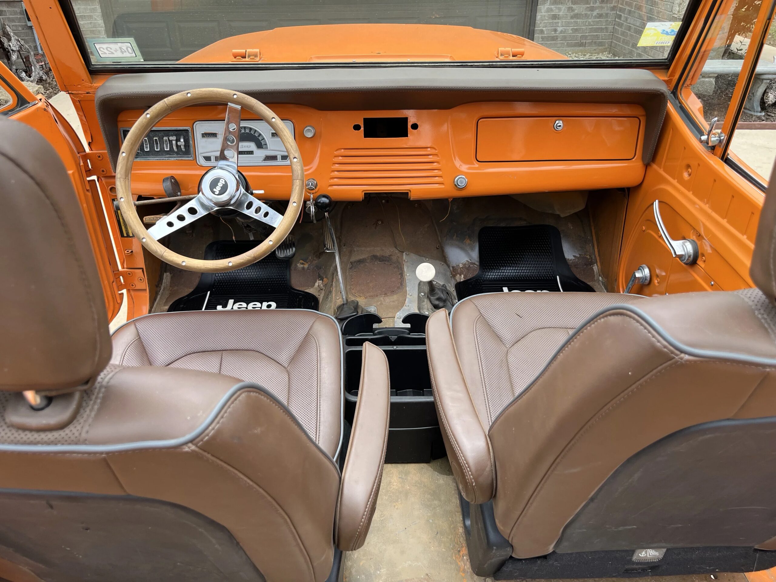 Jeep-Commando-1971-Orange-Orange-7