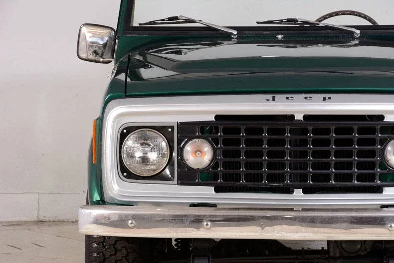 Jeep-Commando-1972-Green-Black-14