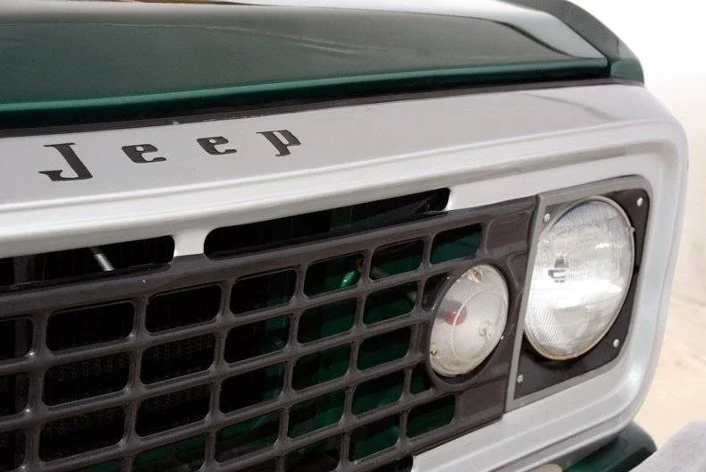 Jeep-Commando-1972-Green-Black-17