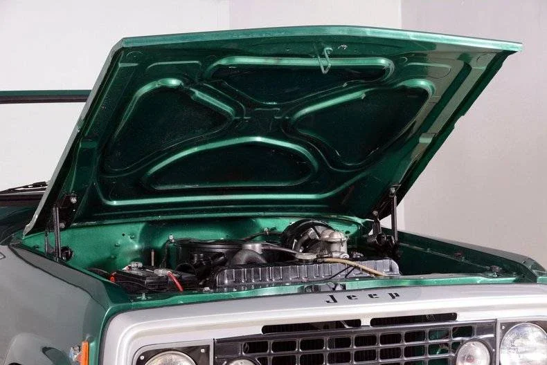 Jeep-Commando-1972-Green-Black-18