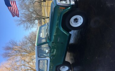 Jeep-Commando-1972-Green-Black-4