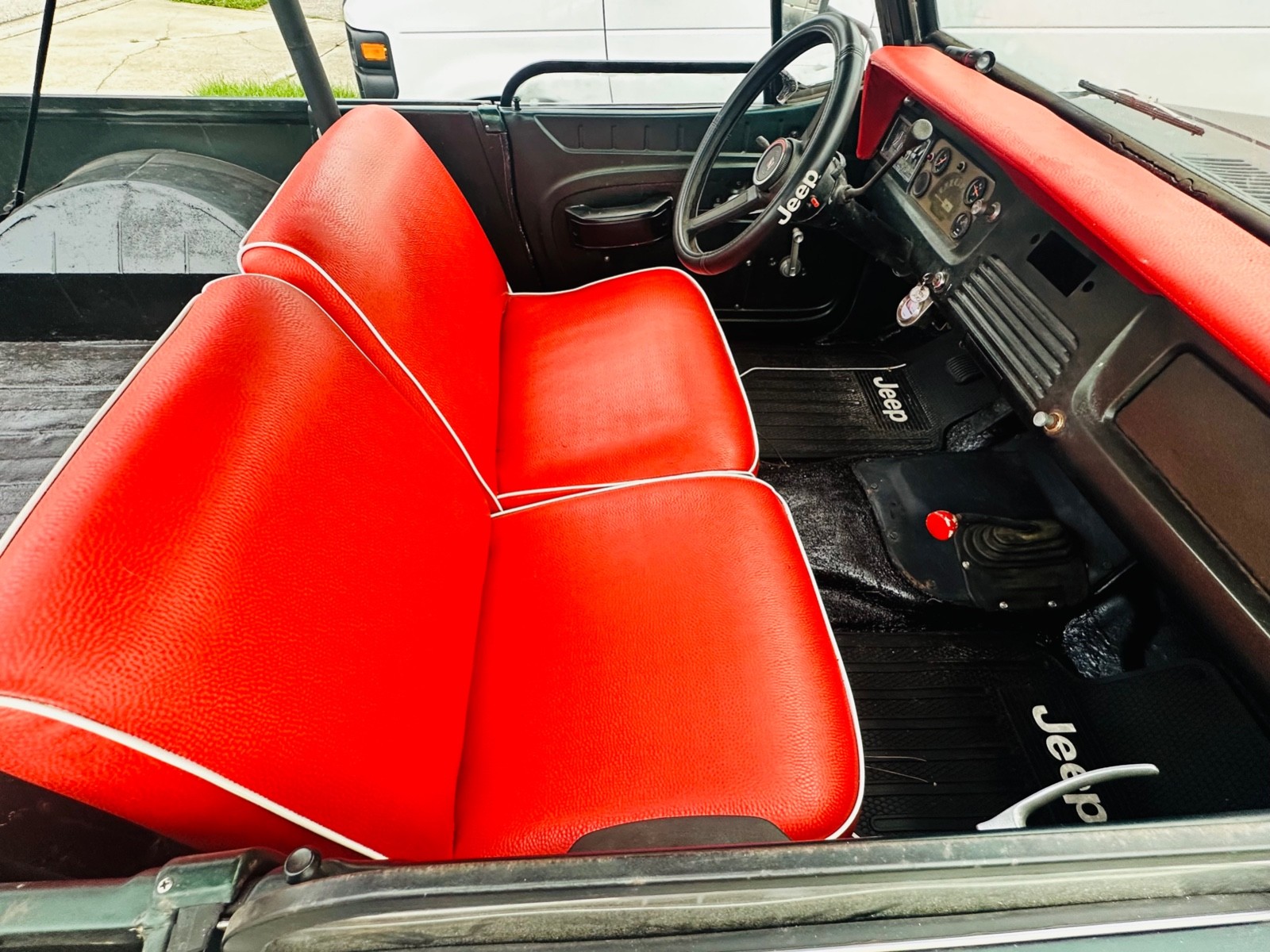 Jeep-Commando-1973-Convertible-10