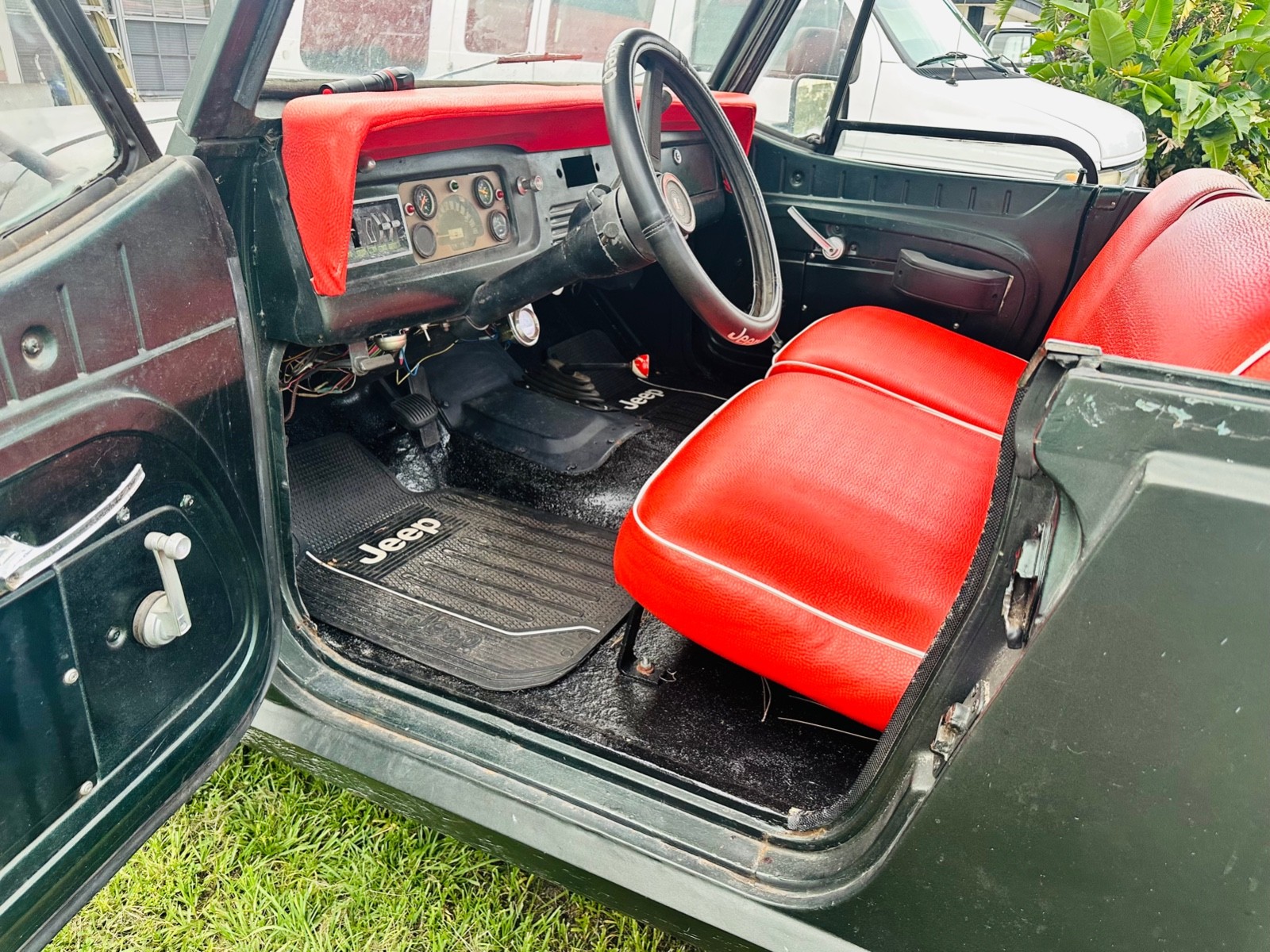 Jeep-Commando-1973-Convertible-14
