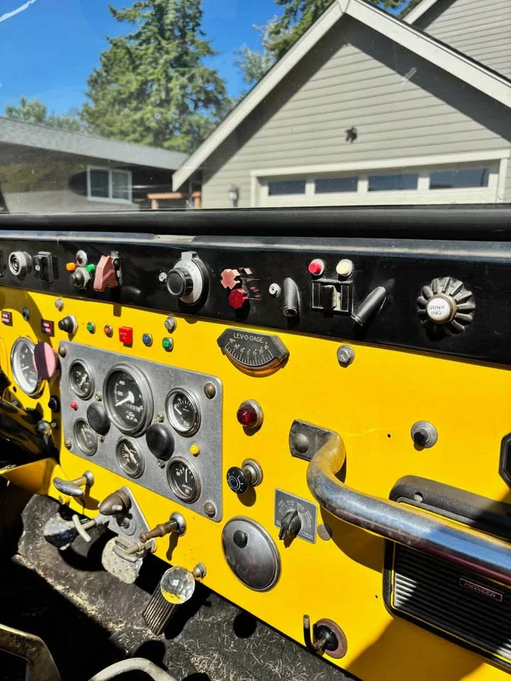 Jeep-Custom-1954-Yellow-Black-1