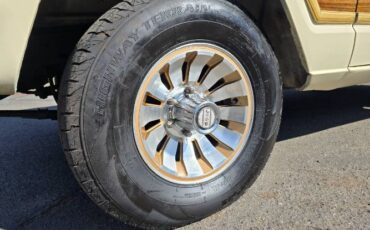 Jeep-Grand-wagoneer-1986-Custom-12