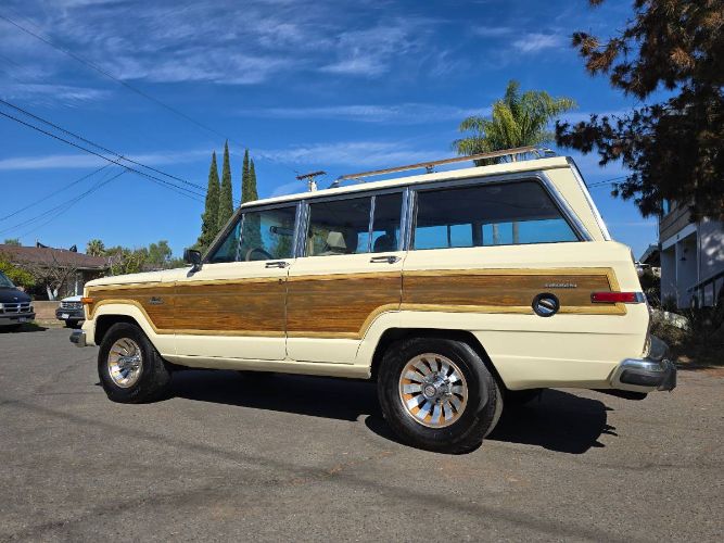 Jeep-Grand-wagoneer-1986-Custom-14