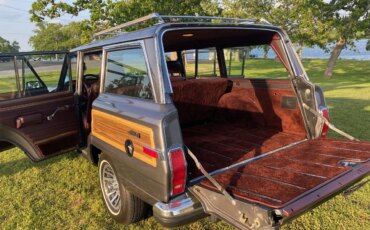 Jeep-Grand-wagoneer-1989-Charcoal-Burgundy-17
