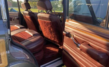 Jeep-Grand-wagoneer-1989-Charcoal-Burgundy-26