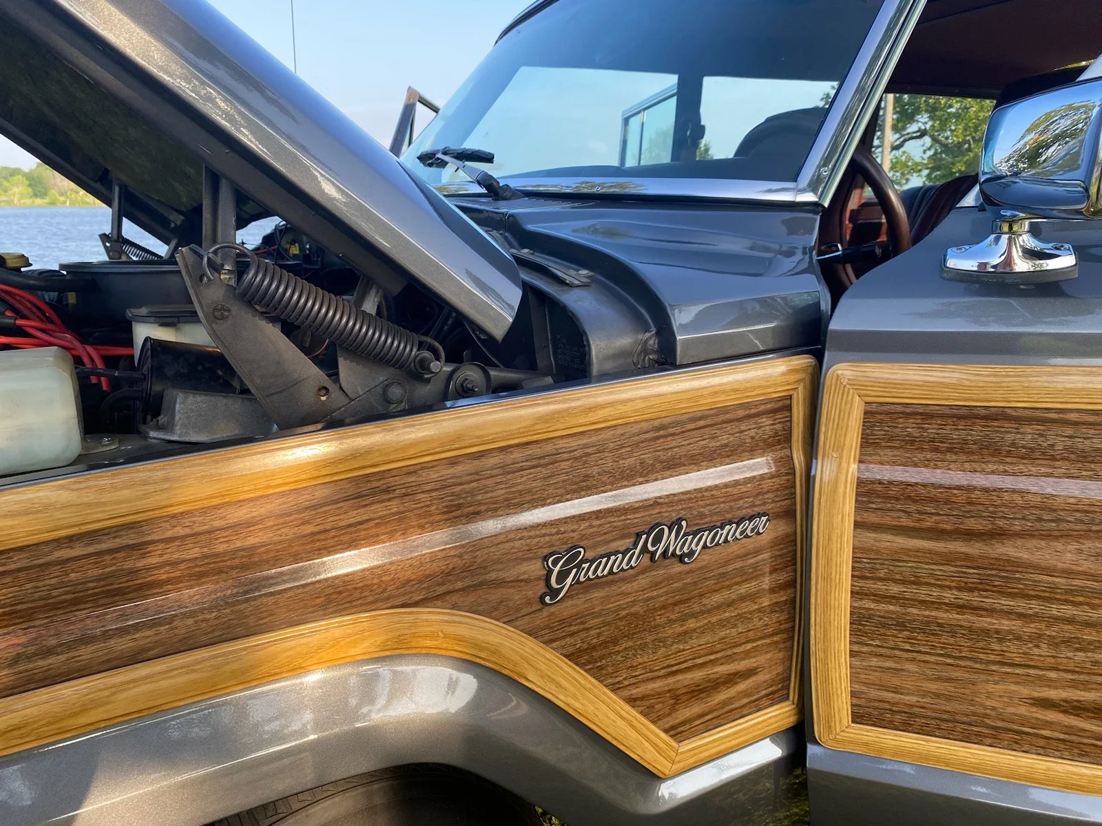 Jeep-Grand-wagoneer-1989-Charcoal-Burgundy-31