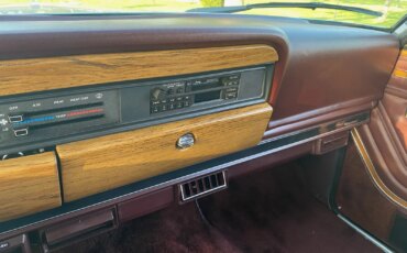 Jeep-Grand-wagoneer-1989-Charcoal-Burgundy-33