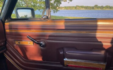 Jeep-Grand-wagoneer-1989-Charcoal-Burgundy-34