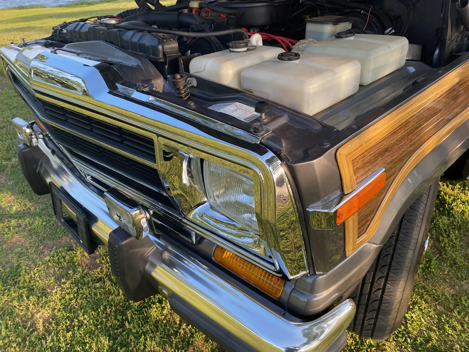 Jeep-Grand-wagoneer-1989-Charcoal-Burgundy-5