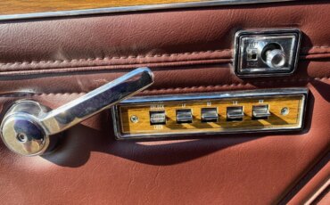 Jeep-Grand-wagoneer-1989-Charcoal-Burgundy-50