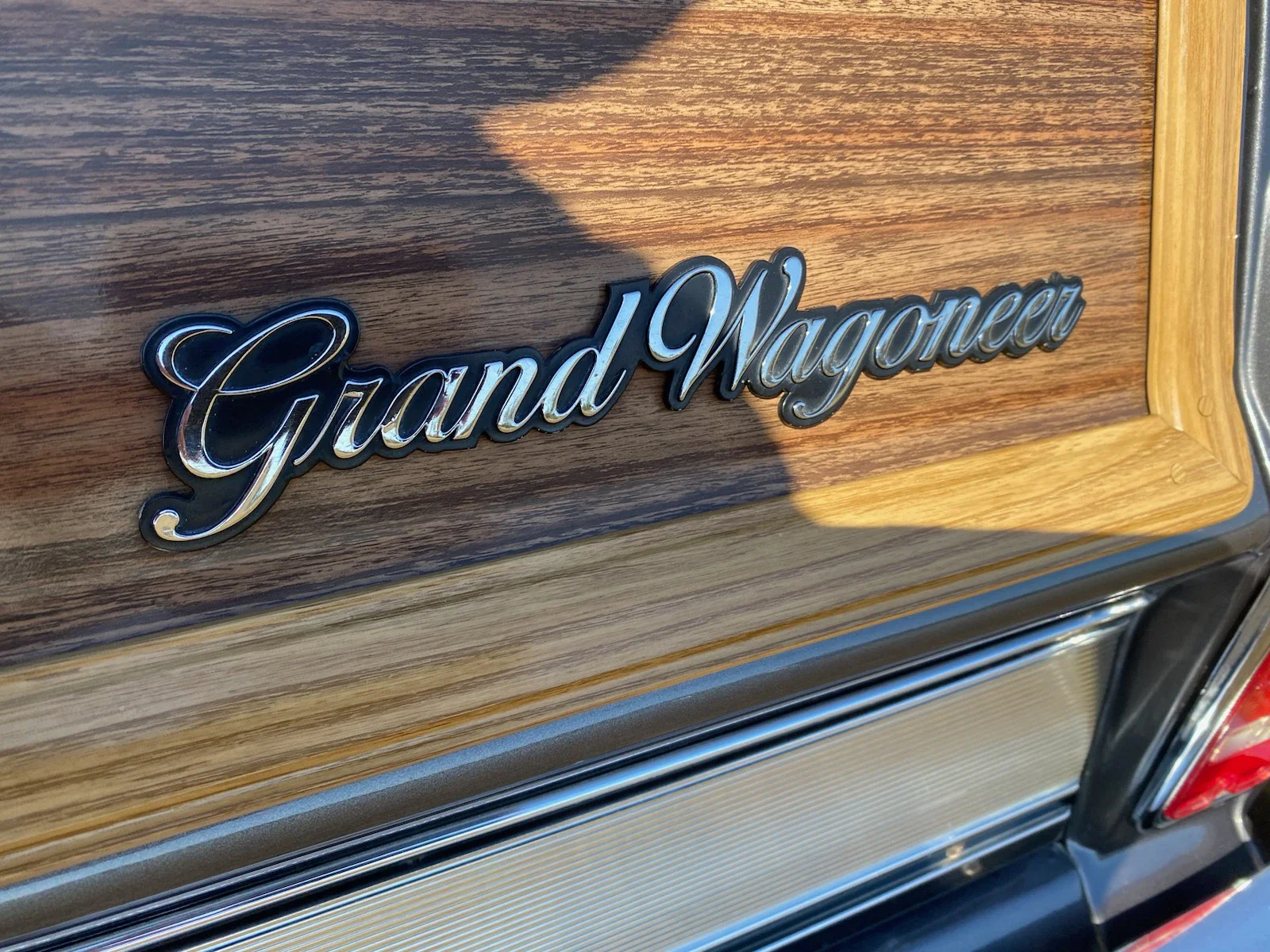Jeep-Grand-wagoneer-1989-Charcoal-Burgundy-51