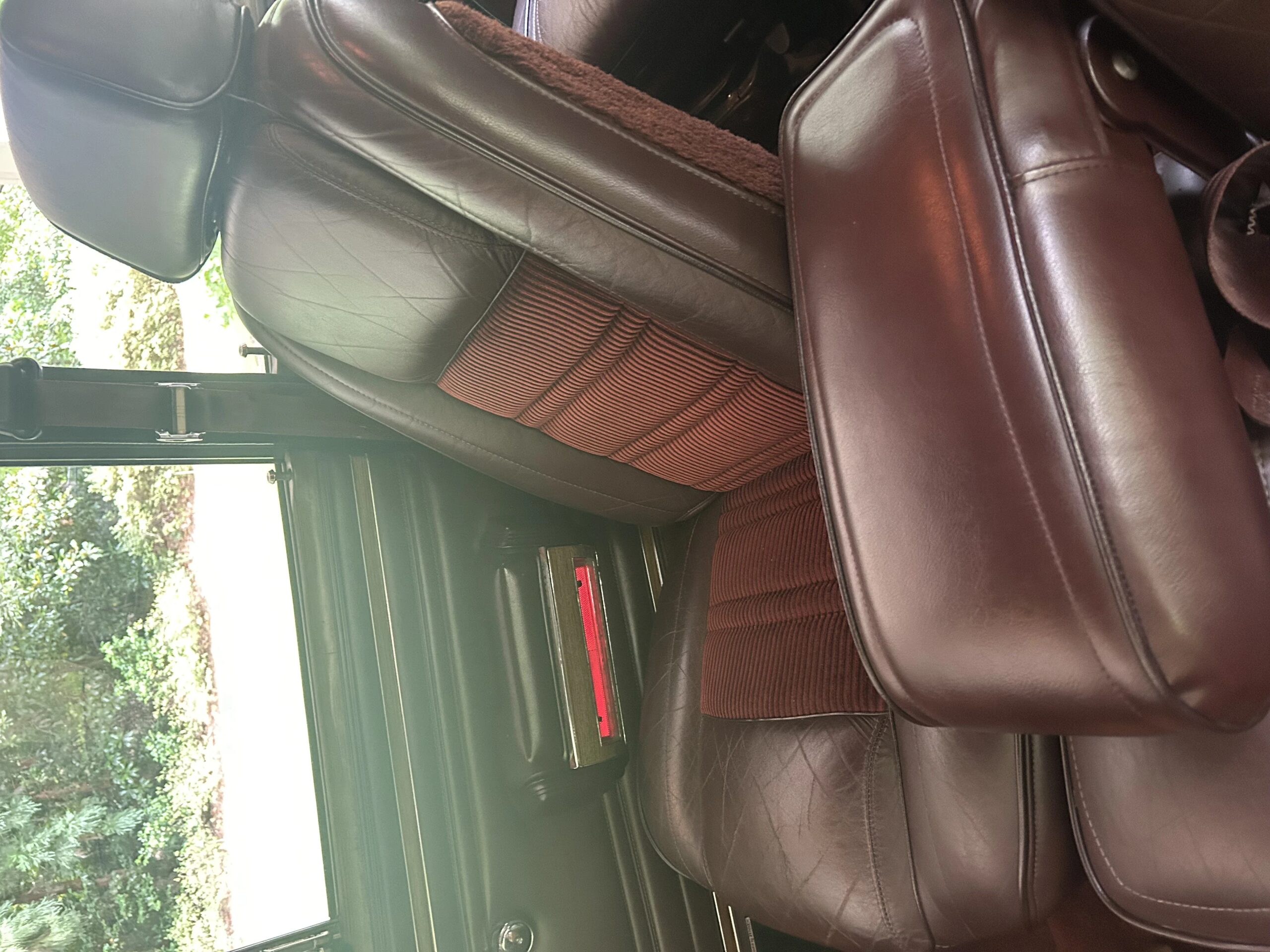 Jeep-Grand-wagoneer-1989-Gray-Burgundy-11