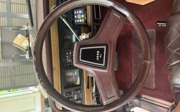 Jeep-Grand-wagoneer-1989-Gray-Burgundy-16