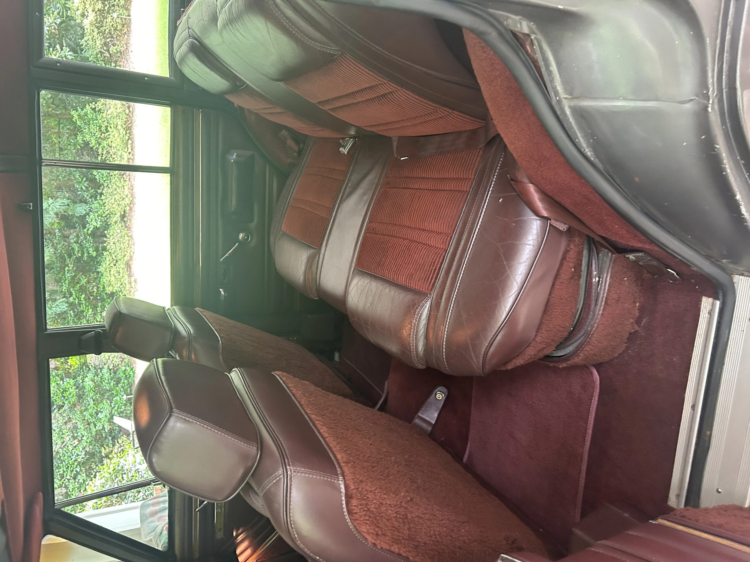 Jeep-Grand-wagoneer-1989-Gray-Burgundy-18