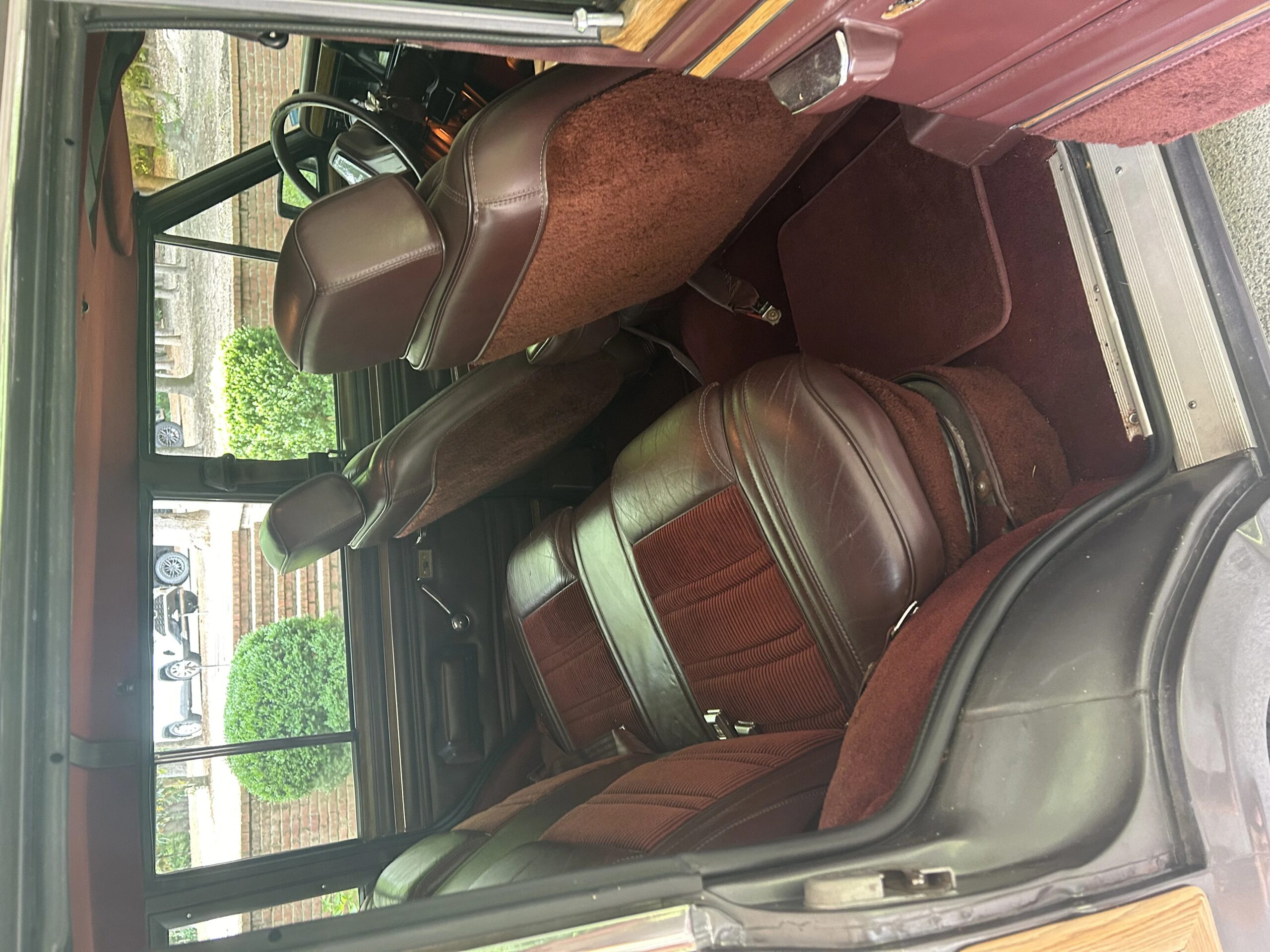 Jeep-Grand-wagoneer-1989-Gray-Burgundy-29