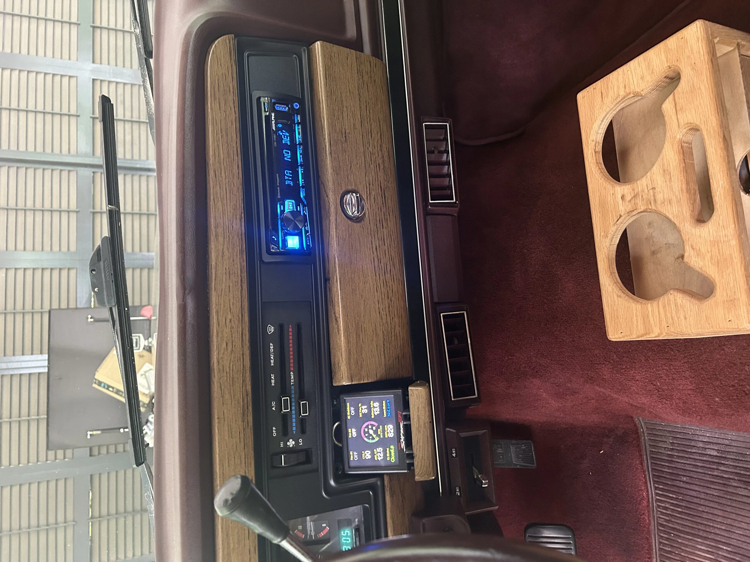 Jeep-Grand-wagoneer-1989-Gray-Burgundy-3