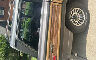 Jeep-Grand-wagoneer-1989-Gray-Burgundy-32