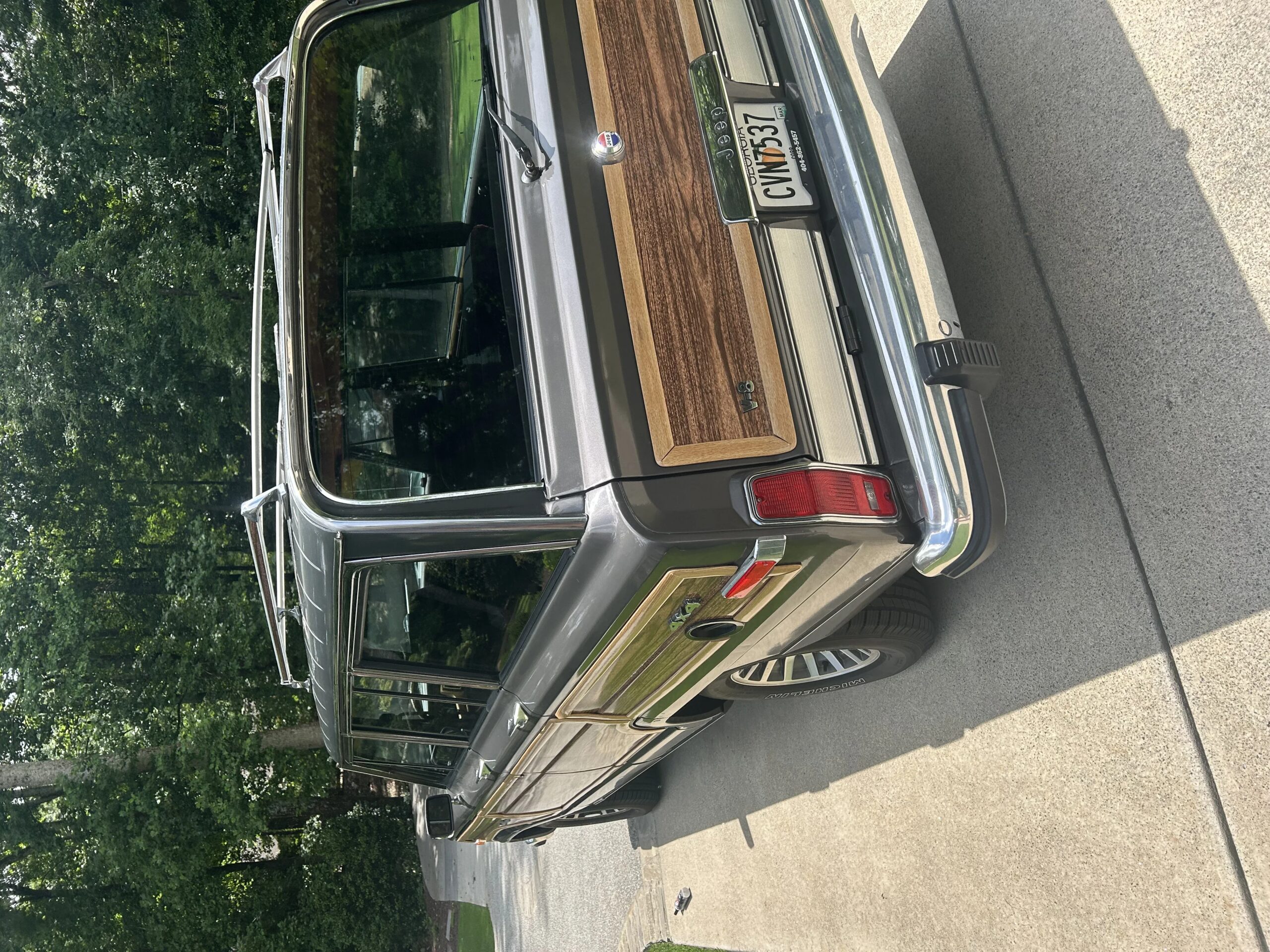 Jeep-Grand-wagoneer-1989-Gray-Burgundy-33