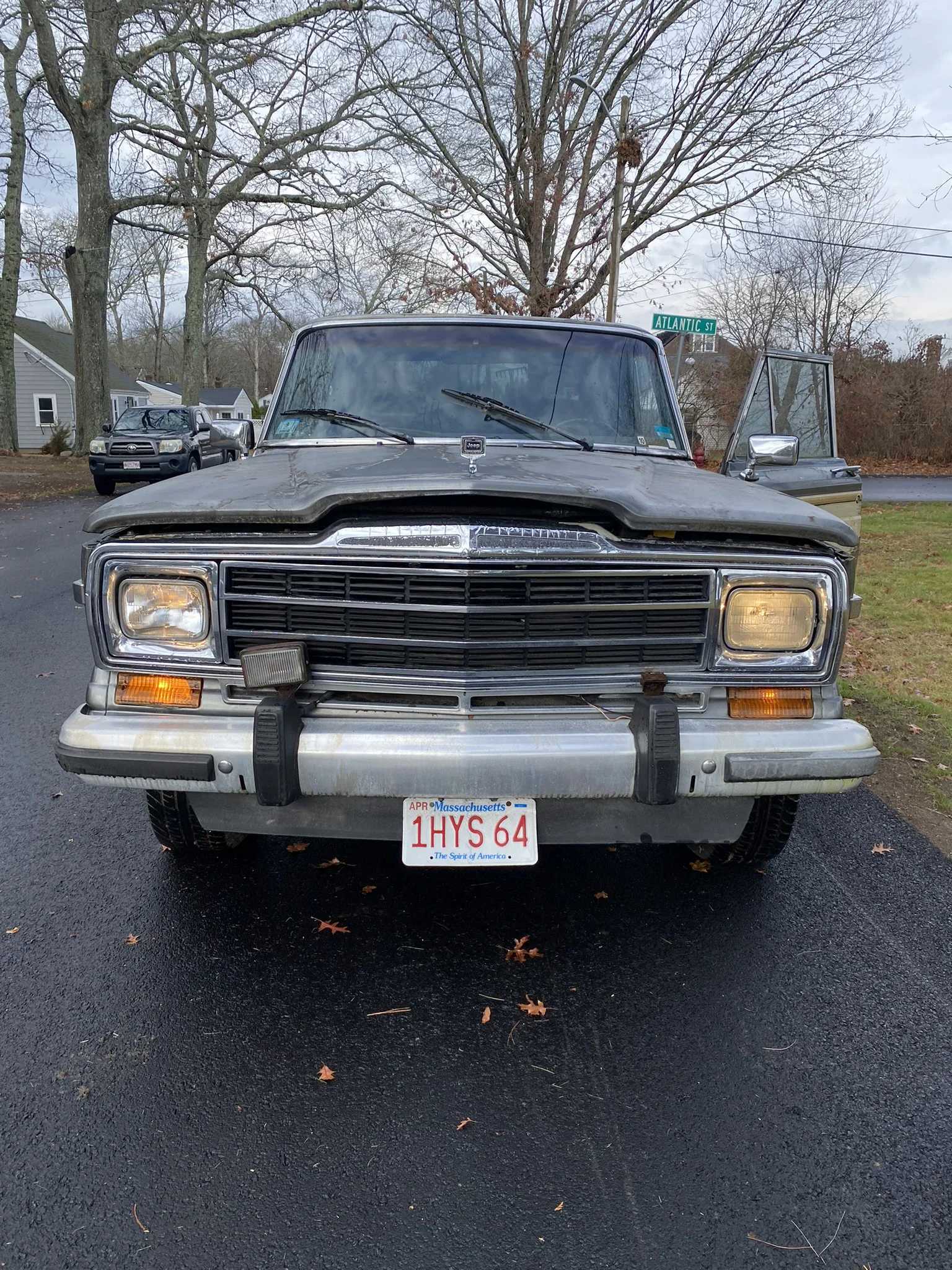 Jeep-Grand-wagoneer-1989-Gray-Burgundy-7