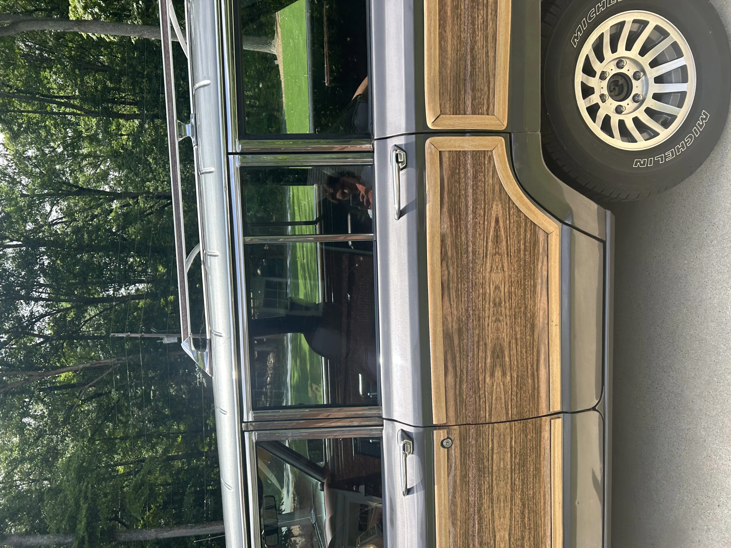 Jeep-Grand-wagoneer-1989-Gray-Burgundy-7