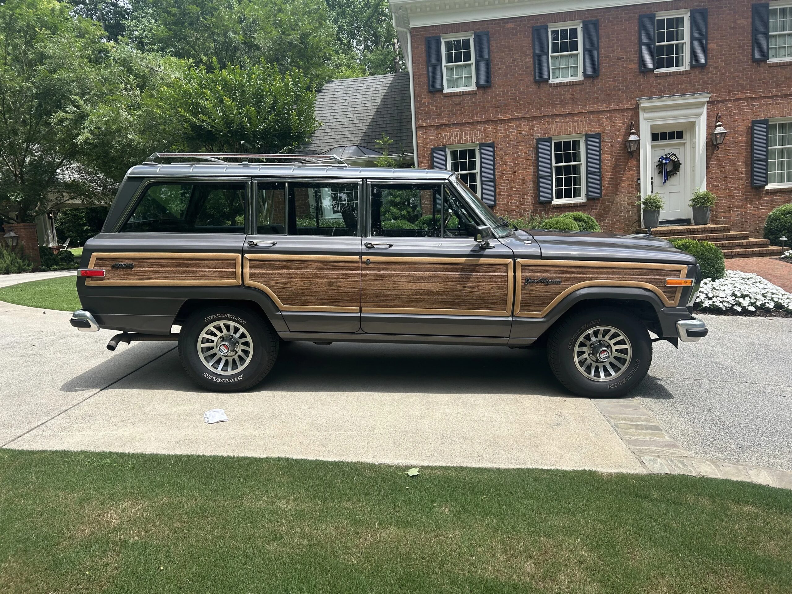 Jeep-Grand-wagoneer-1989-Gray-Burgundy-8