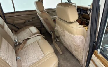 Jeep-Grand-wagoneer-1991-Black-Beige-10